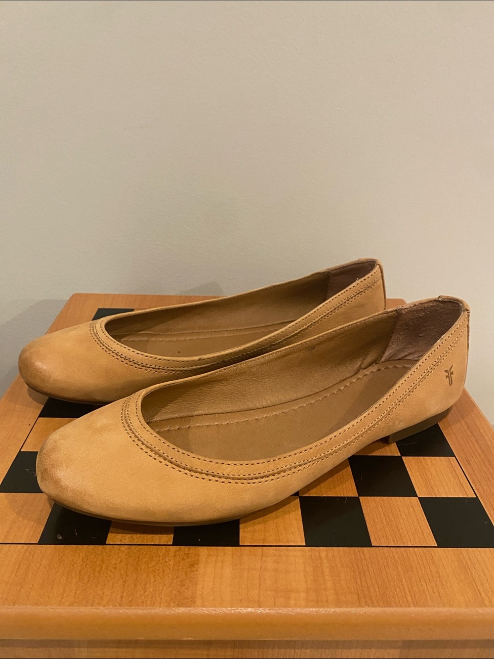 Frye womens Carrie leather ballet flat tan size 9.5